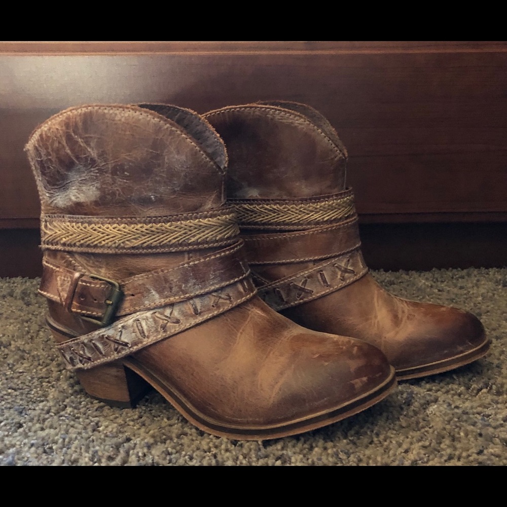 Ankle boots